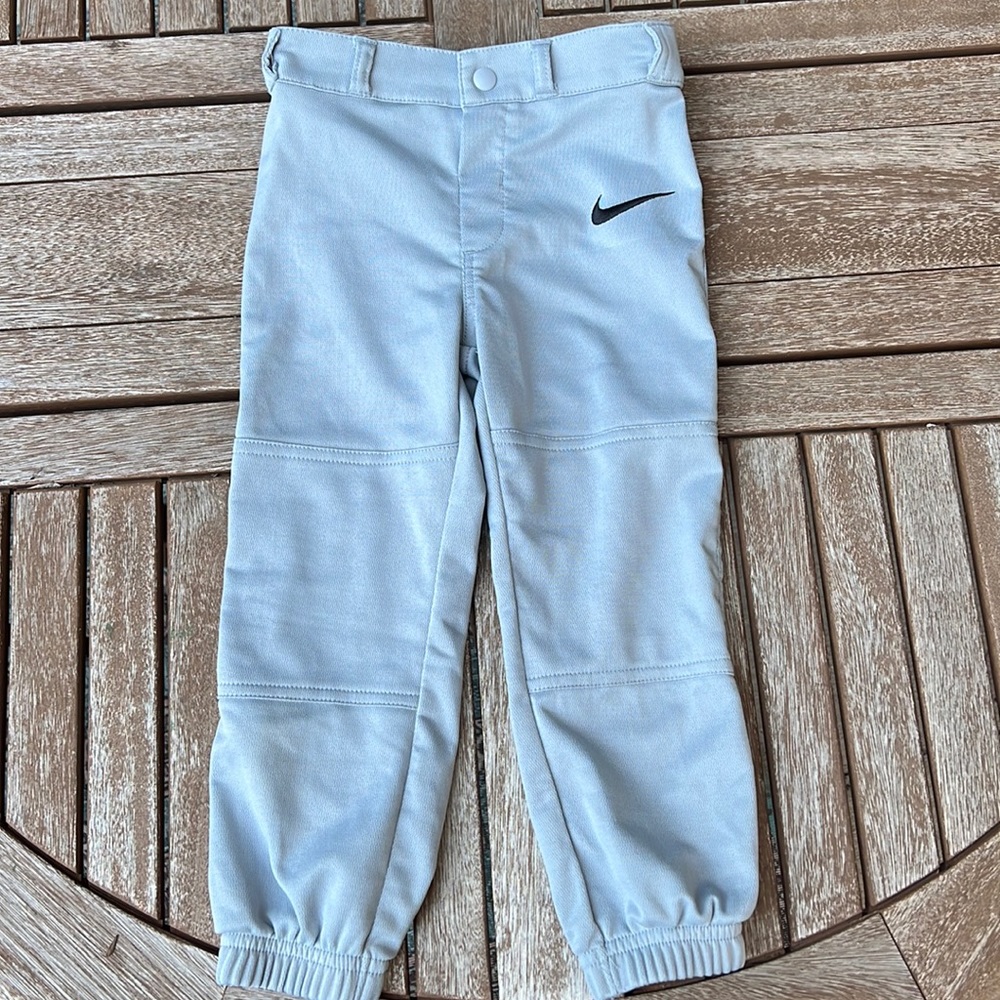 Nike dry fit baseball softball pants only worn once! Size 4/XS ⚾️ 🥎